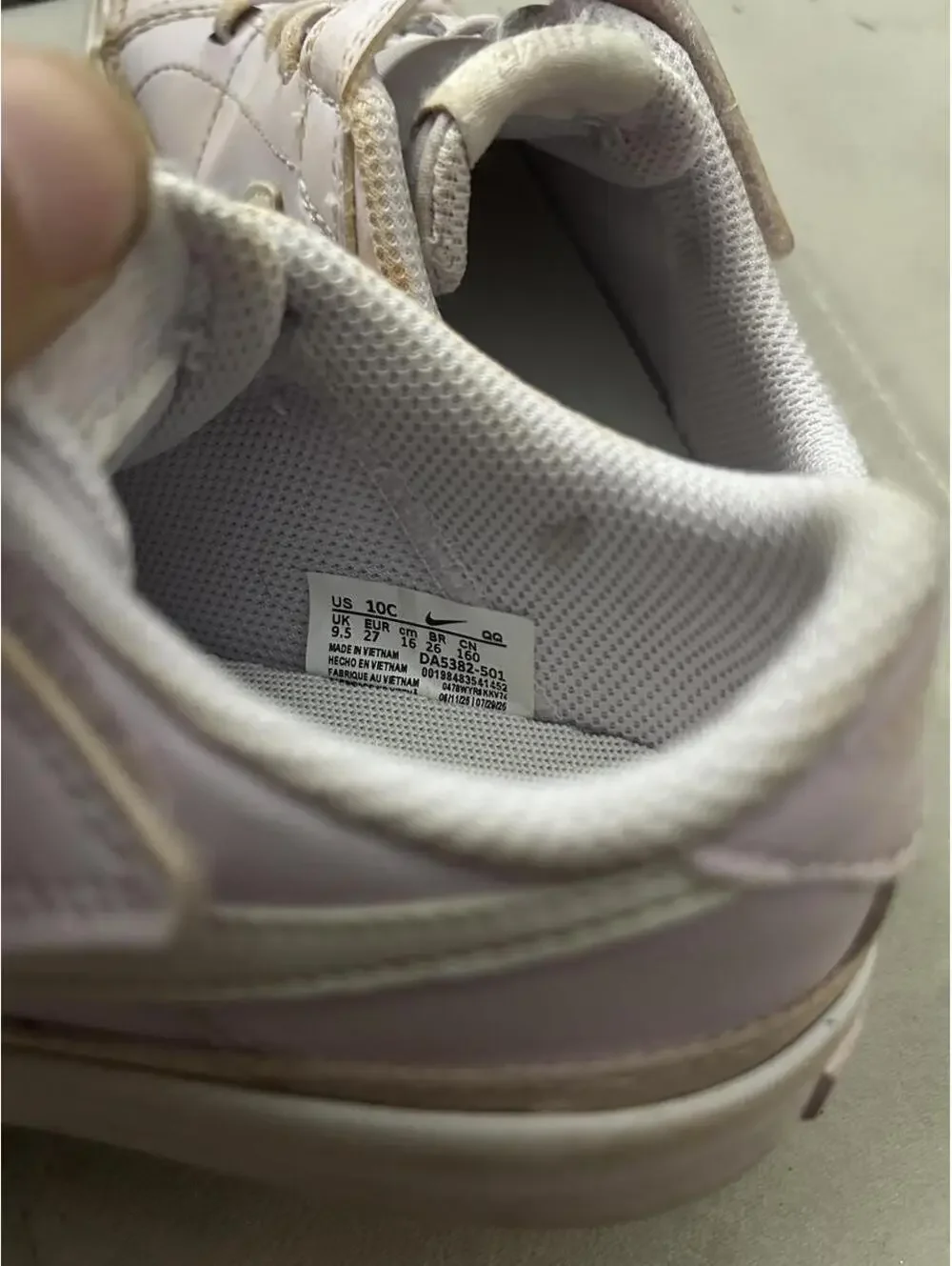 Nike Blazer Low '77 sneakers in pink & white, size US 10C